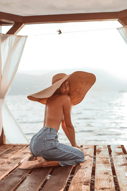 Septembrenell – Nude Preset Pack (Lightroom Mobile & Desktop Presets)