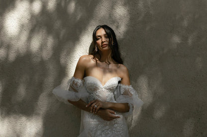 Meridian Presets – Essence by Marcos Sanchez: Minimalist Elegance & Timeless Narratives