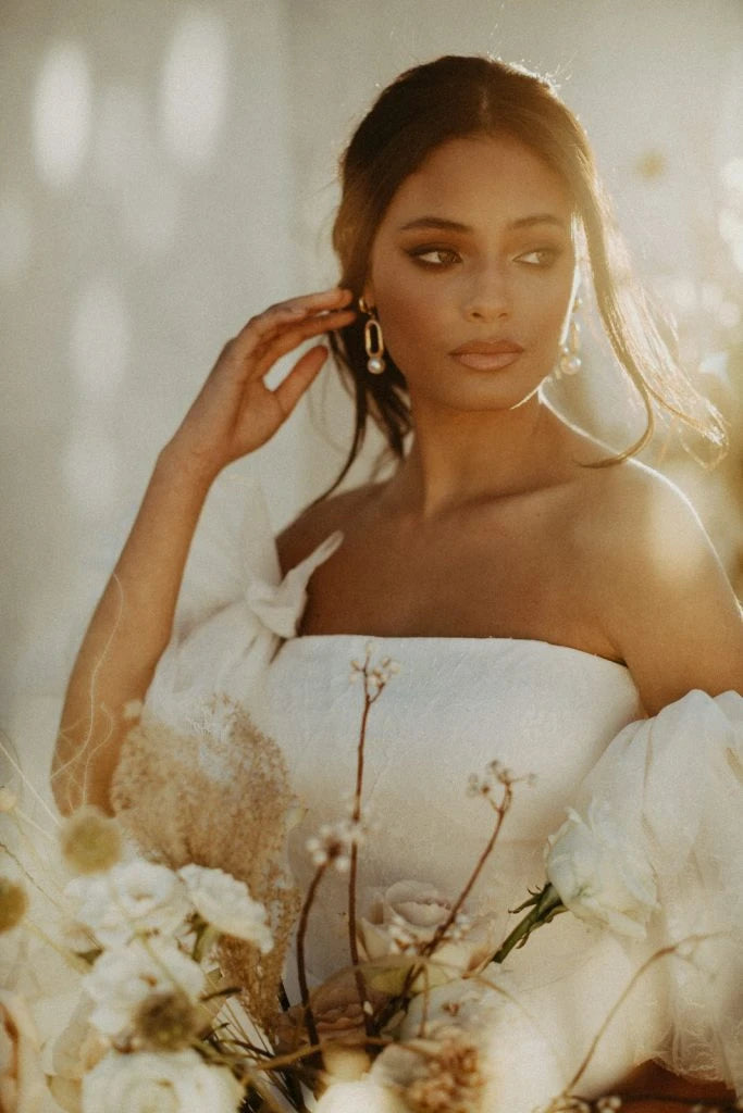 Meridian Presets – Lumine: Creative Light & Shadow Collection
