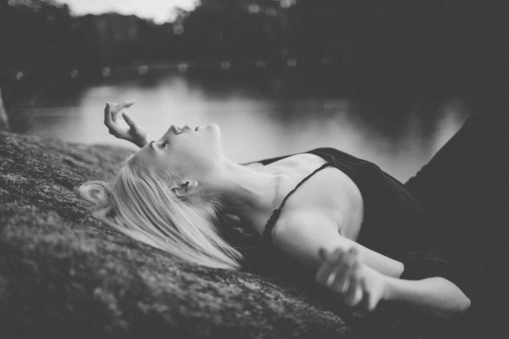 Julia Trotti – Black and White in Paris Preset